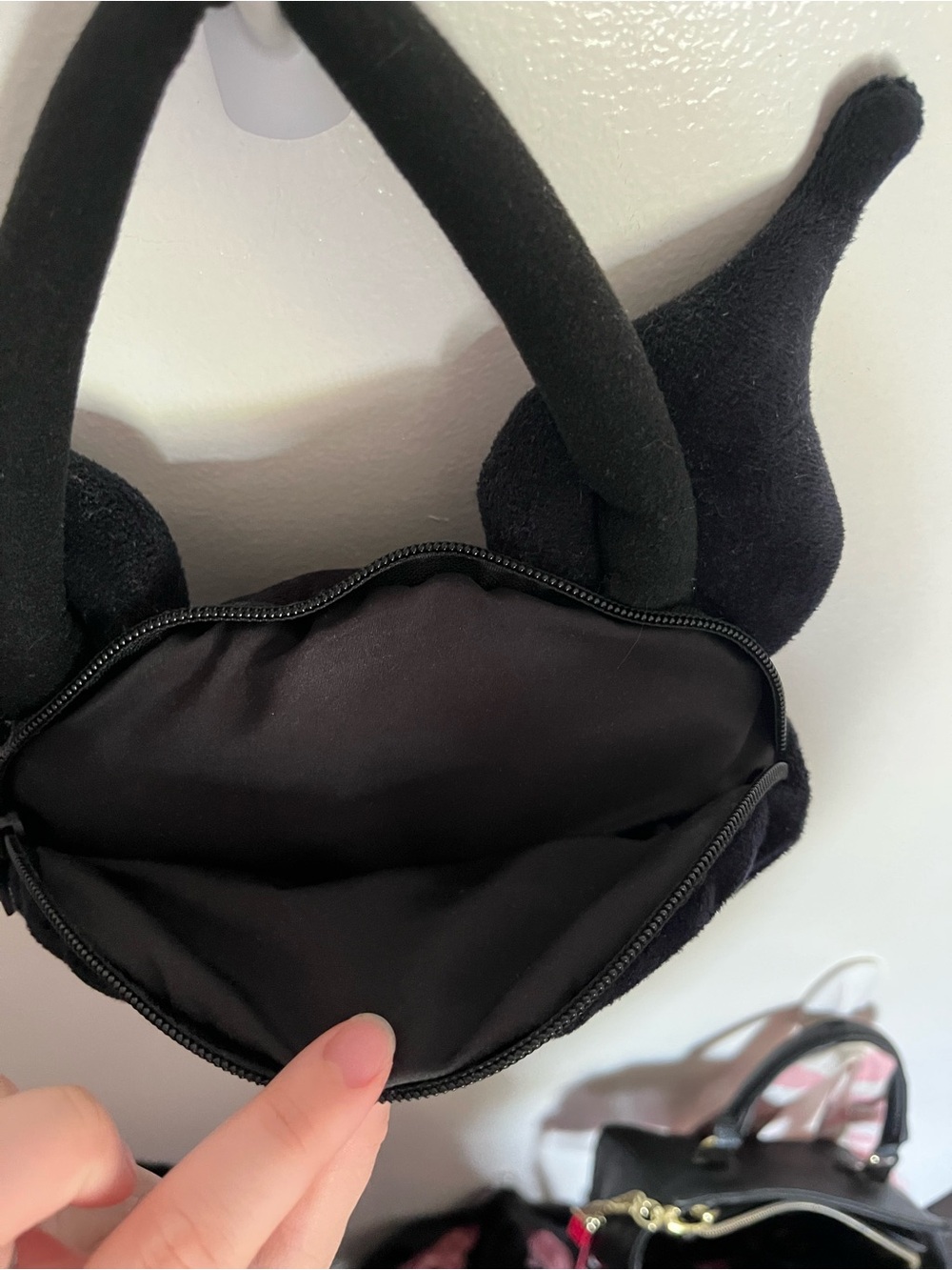 Sanrio Kuromi Plush Handbag - Black, White & Pink - Picture 3 of 4